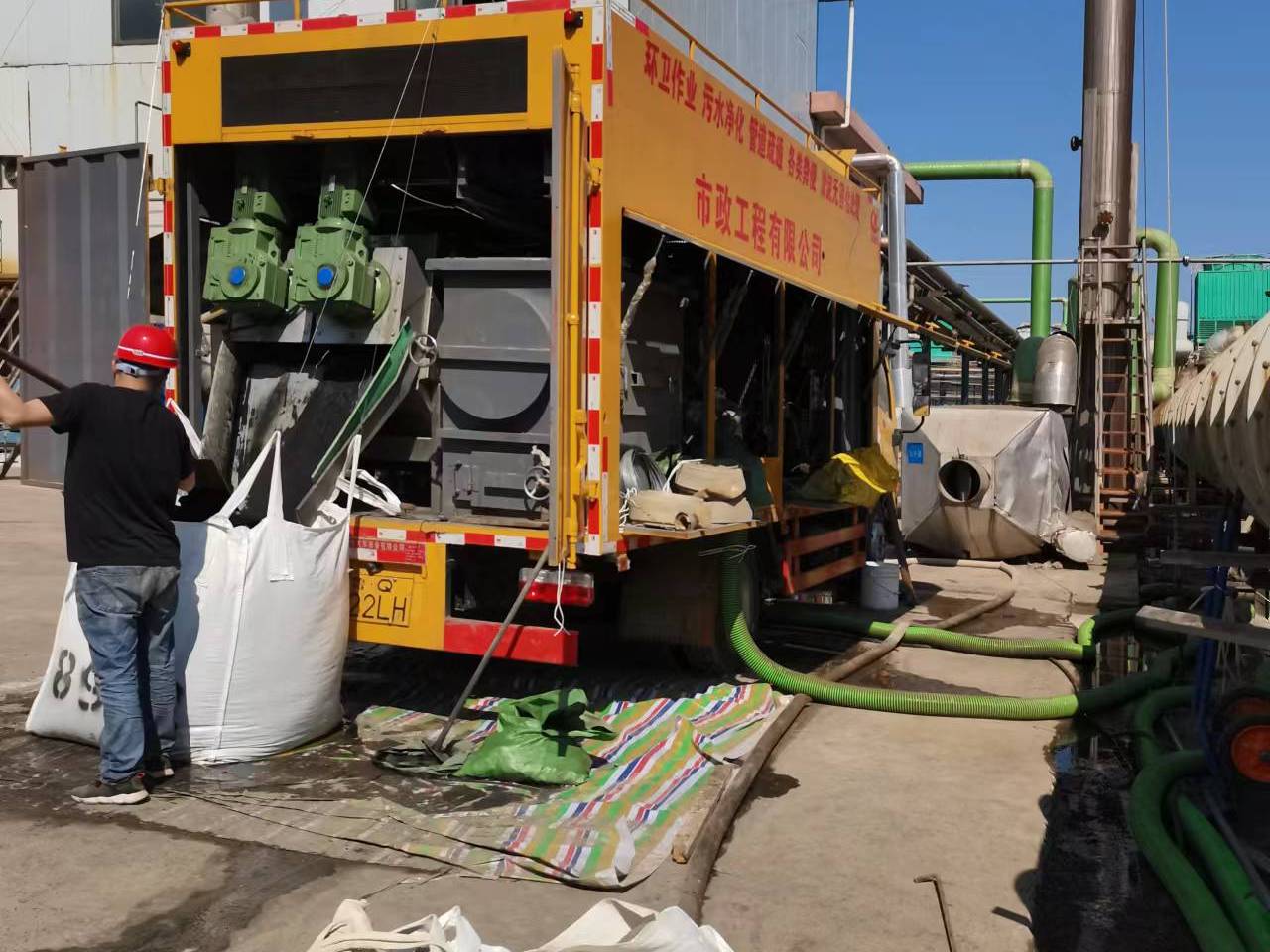 塔河淤泥压干处理